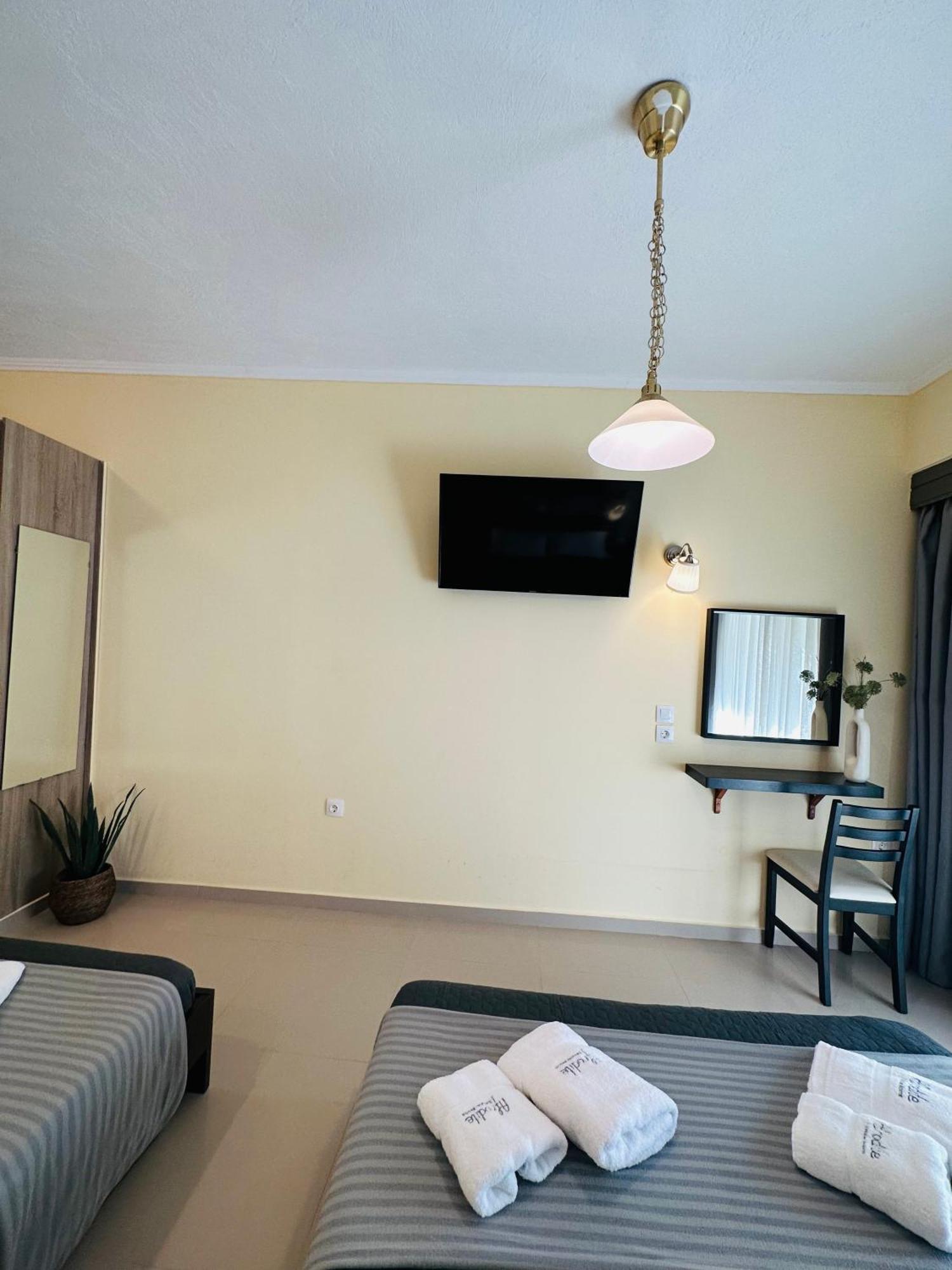 Afrodite Seaside Rooms Kallithea  Exteriör bild